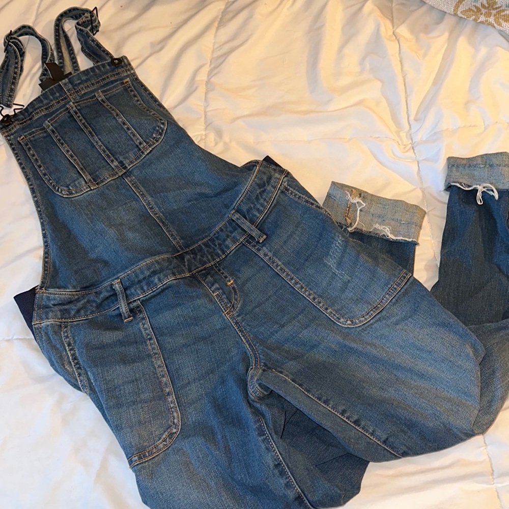 Worn only a couple of times! Maternity-wear.